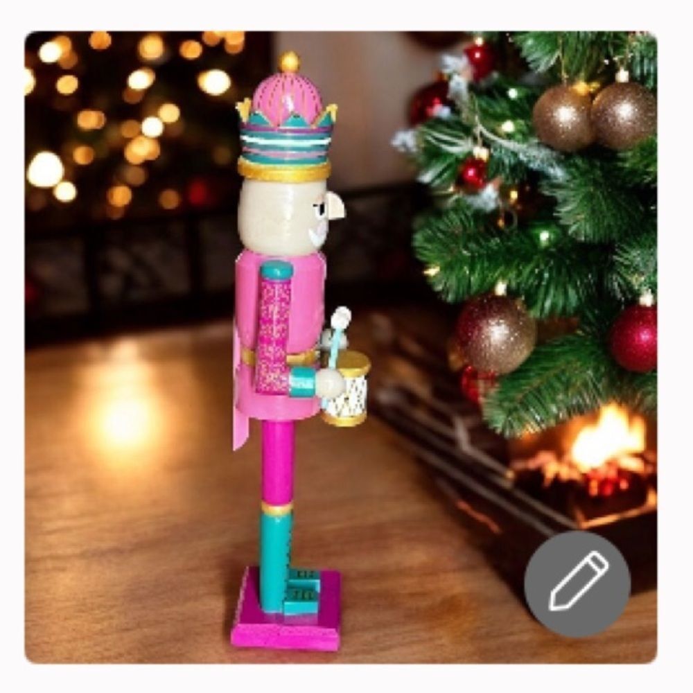 Hand Crafted Colorful Nutcracker Drum Major 18”h - Picture 4 of 10